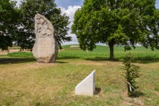 Gedenkstein zur Schlacht von Dürnkrut und Jedenspeigen