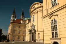 Wo sich Himmel und Erde begegen - 900 Jahre Klosterneuburg