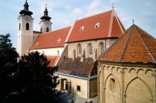 Stadtpfarrkirche & Karner Tulln