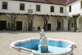 Schloss & Gutshof Loosdorf