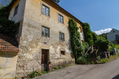 Verfallenes Armenhaus Hollenburg