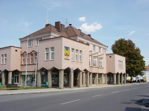 Hohenau Rathaus und Ortskern