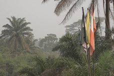 Rote Erde Weißer Schnee