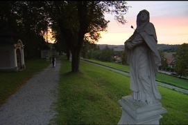 KREUZWEGE: HEILIGENKREUZ